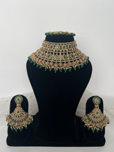 Load image into Gallery viewer, Pavan Emerald Bridal Set
