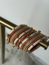 Load image into Gallery viewer, Roop Bangle Set
