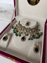Load image into Gallery viewer, Luscious Kundan Set (Emerald)
