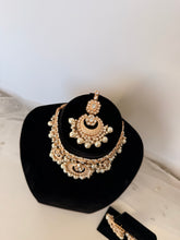 Load image into Gallery viewer, Rose Meenakari Set
