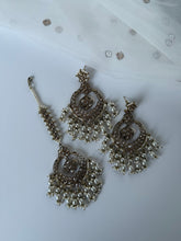 Load image into Gallery viewer, White Pearl Tikka Set
