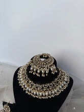 Load image into Gallery viewer, Kundan Necklace Set
