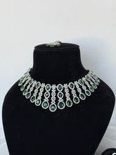 Load image into Gallery viewer, Lisa Emerald Diamond Set
