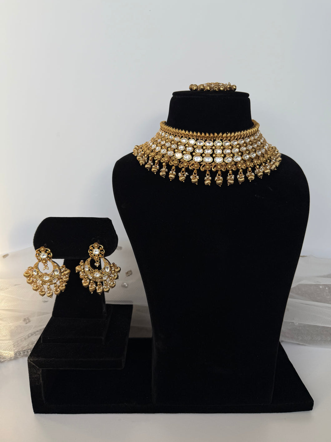 Veena Antique Bridal Set