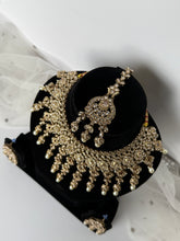 Load image into Gallery viewer, Geet Bridal Set
