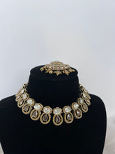 Load image into Gallery viewer, Nadia Necklace Set Gold
