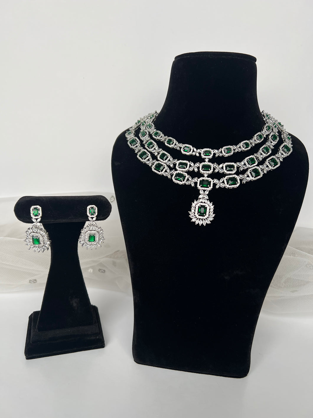 Tina Diamond Set (Emerald)