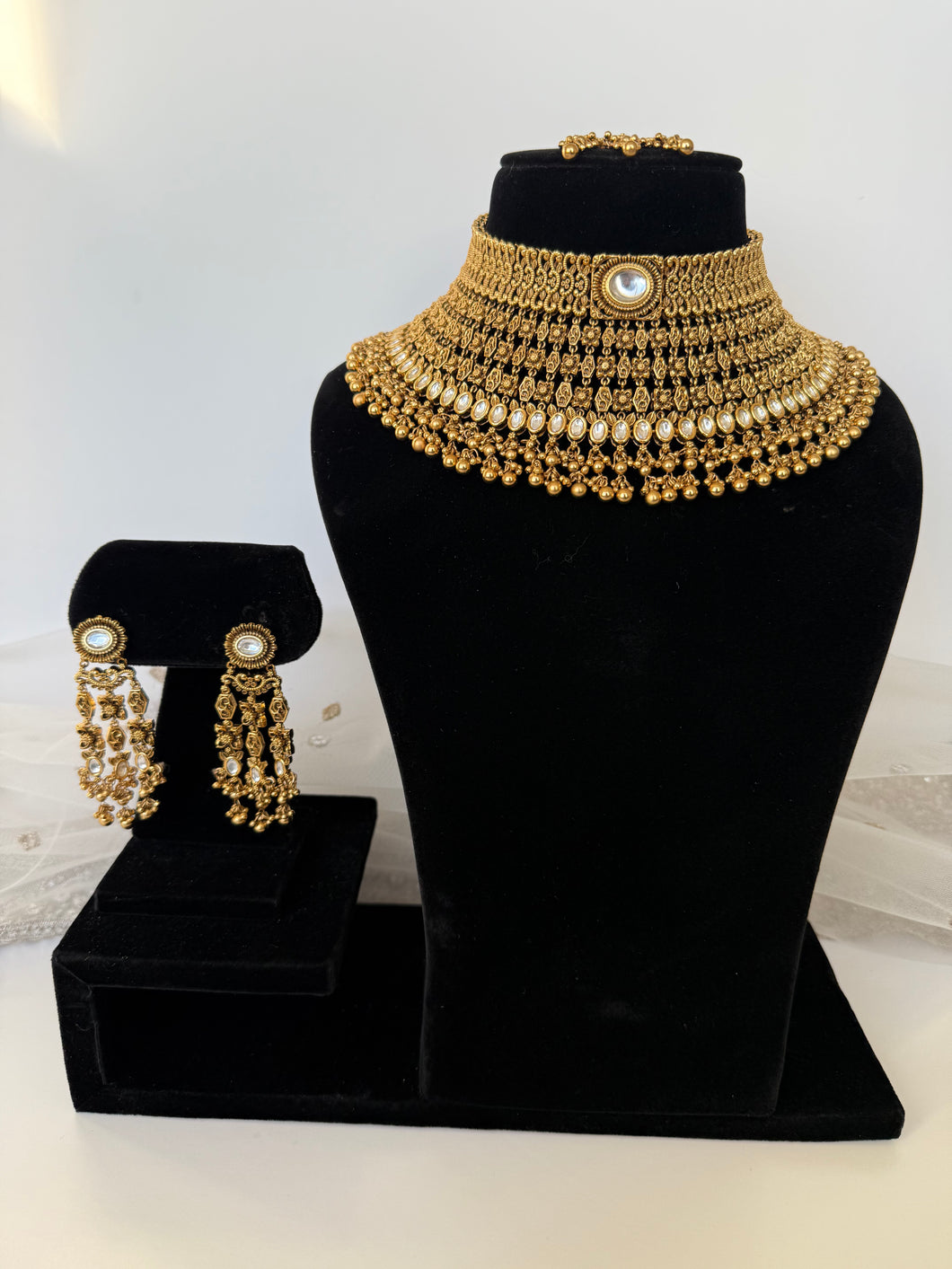 Pooja Antique Kundan Bridal Set