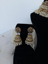 Load image into Gallery viewer, Rabia Bridal Set (Gold)
