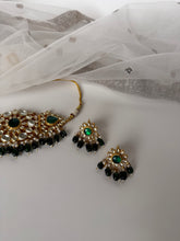 Load image into Gallery viewer, Palavii Kundan Set
