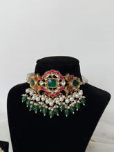Load image into Gallery viewer, Anika Kundan Set
