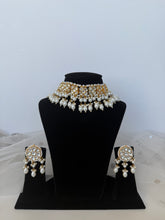 Load image into Gallery viewer, White Kundan Set
