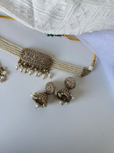Load image into Gallery viewer, White Pearl Choker Set
