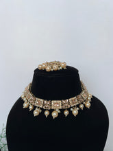 Load image into Gallery viewer, Golden Necklace Set
