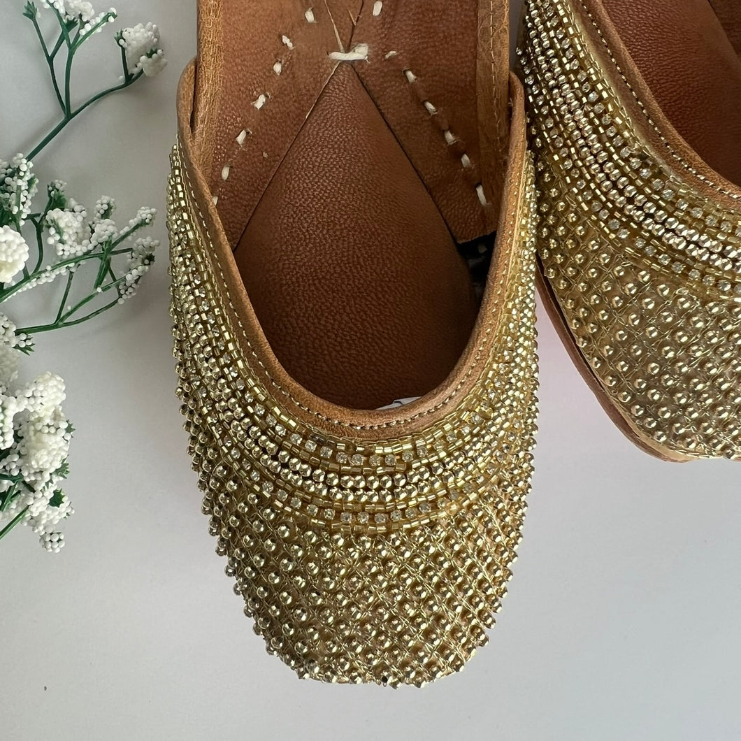 Golden Pearl Jutti