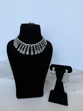 Load image into Gallery viewer, Tasveer Diamond Set
