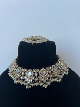 Load image into Gallery viewer, Rita Kundan Set White
