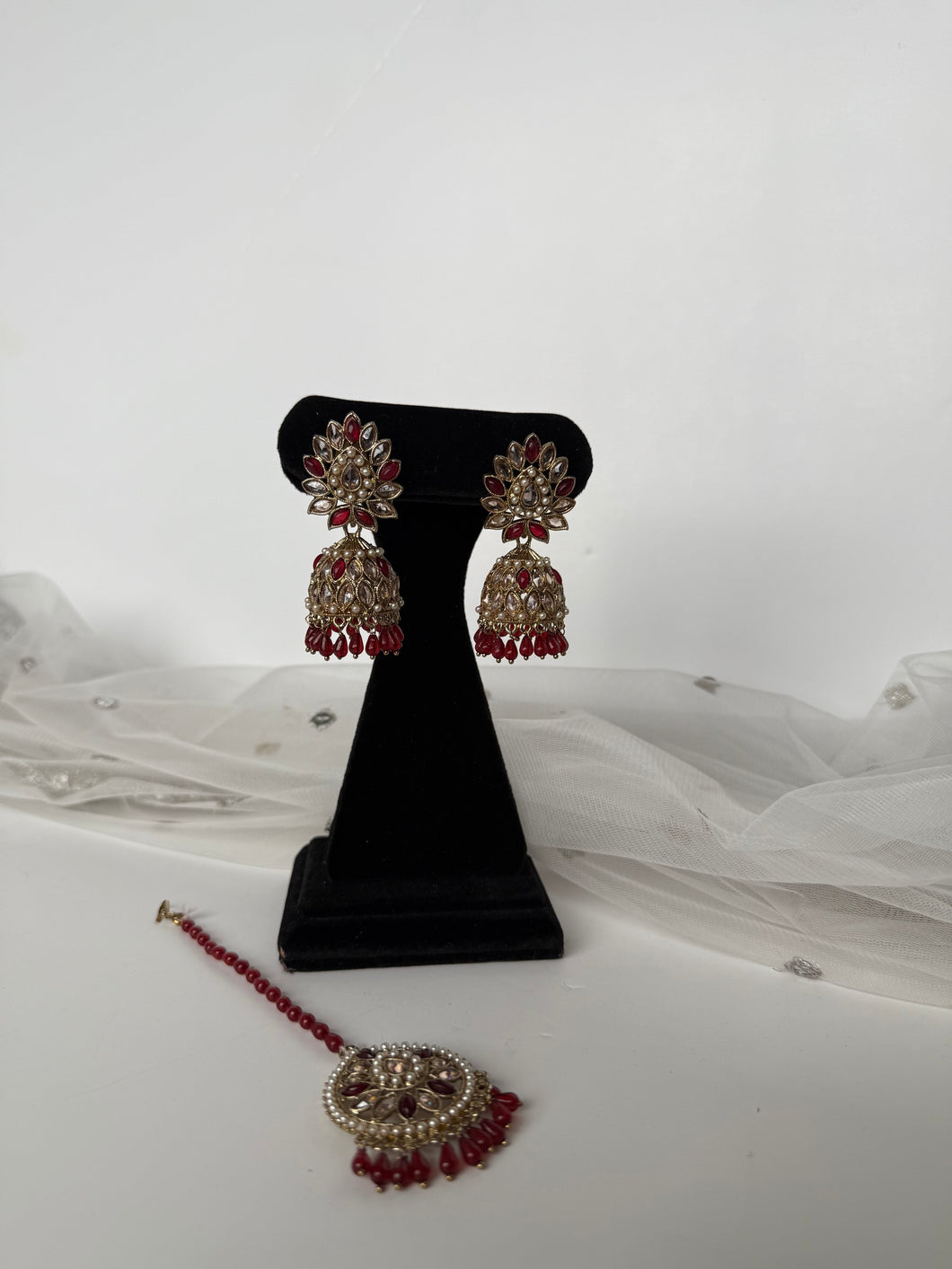 Maroon Jhumki