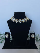 Load image into Gallery viewer, Jassi Uncut Set
