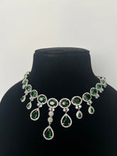 Load image into Gallery viewer, Reena Diamond Set Green
