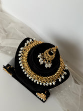 Load image into Gallery viewer, Antique White Pearl Set
