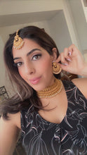 Load image into Gallery viewer, Manvi Antique Set (white pearls)
