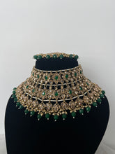 Load image into Gallery viewer, Pavan Emerald Bridal Set
