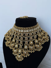 Load image into Gallery viewer, Noor Antique Bridal Set
