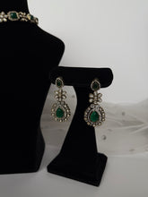 Load image into Gallery viewer, Emerald Amarpali Set
