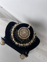 Load image into Gallery viewer, Parneeti Set (Navy and Black)
