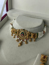 Load image into Gallery viewer, Emerald Antique Choker Set

