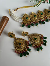 Load image into Gallery viewer, Abani Antique Gold &amp; Green
