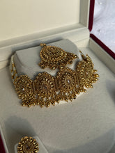 Load image into Gallery viewer, Ginny Antique Choker Set
