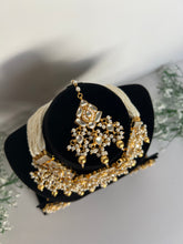 Load image into Gallery viewer, Reema Kundan Set
