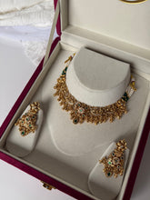 Load image into Gallery viewer, Ravi Antique Gold Set
