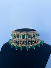 Load image into Gallery viewer, Green Choker Set
