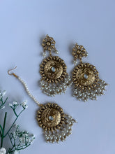 Load image into Gallery viewer, Antique Gold Tikka Set (5 colours)
