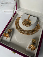 Load image into Gallery viewer, Resham Antique Gold Set
