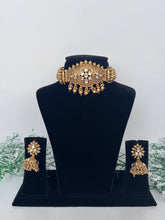 Load image into Gallery viewer, Roshini Antique Set Gold
