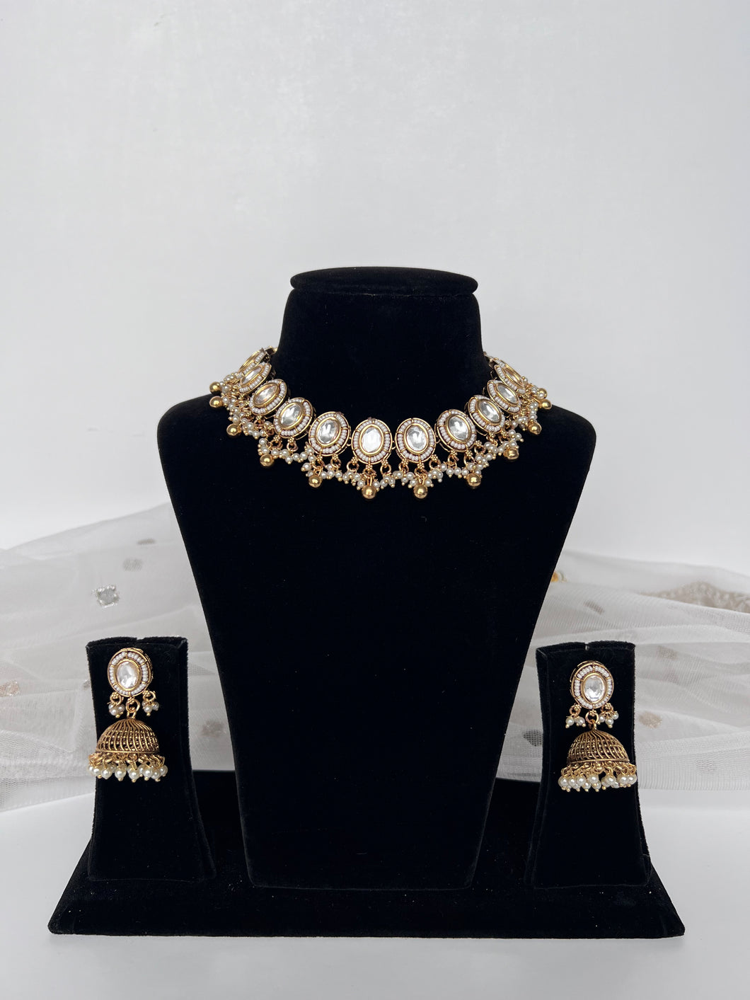 Parveen Antique Set