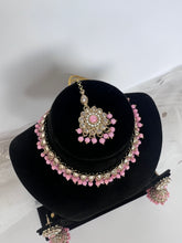 Load image into Gallery viewer, Raji in Pink
