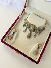 Load image into Gallery viewer, Mehar Sabyasachi Kundan Set (3)
