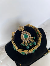 Load image into Gallery viewer, Green Choker Set
