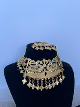 Load image into Gallery viewer, Moorni Pipal Patti Set
