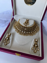 Load image into Gallery viewer, Emma Antique Bridal Set
