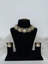 Load image into Gallery viewer, Uncut Necklace Set

