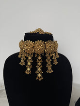 Load image into Gallery viewer, Aneet Antique Set
