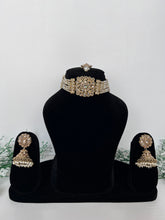 Load image into Gallery viewer, Janvi Gold Choker
