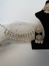 Load image into Gallery viewer, White Kundan Set
