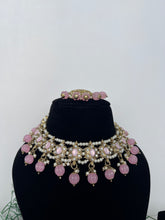 Load image into Gallery viewer, Ramneek Pink Kundan Set
